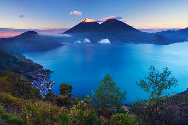 volcanes atitlan y toliman en el lago atitlan - ¿Conocías estos volcanes de Guatemala?